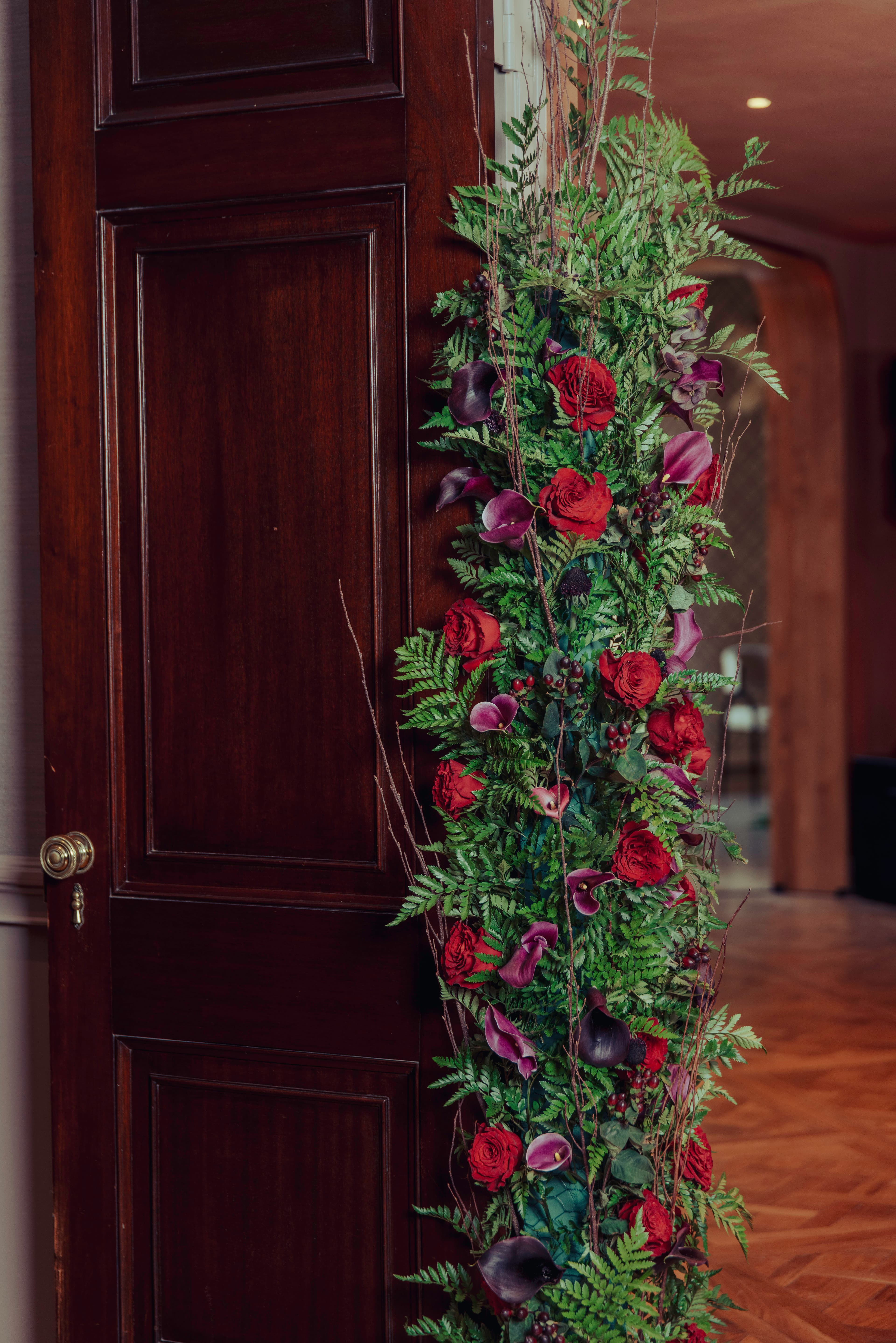 Door garland installation